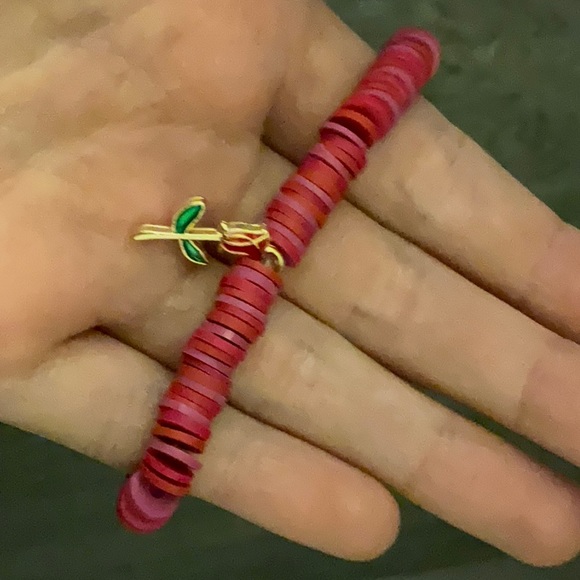 Red rose - Picture 4 of 4